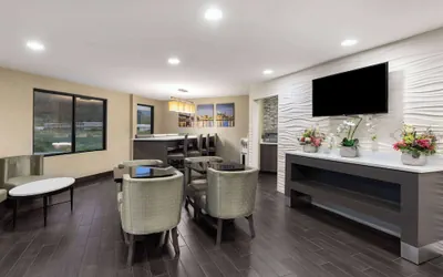 Photo 4 - Days Inn by Wyndham Chattanooga Lookout Mountain West