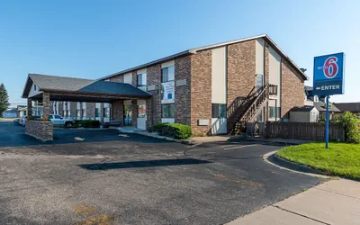 Photo 2 - Motel 6 Wisconsin Rapids, WI