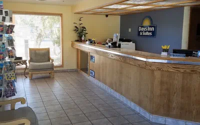 Photo 2 - Days Inn & Suites by Wyndham Kanab