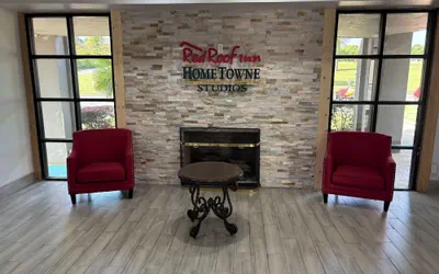 Photo 3 - HomeTowne Studios by Red Roof Birmingham