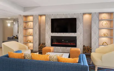 Photo 4 - La Quinta Inn & Suites by Wyndham Knoxville Airport