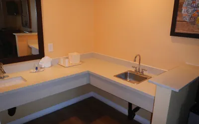 Photo 4 - Rodeway Inn Carson - Los Angeles South