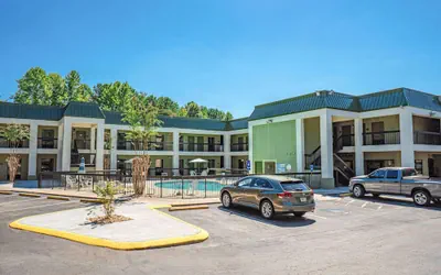 Photo 2 - Quality Inn & Suites near Six Flags - Austell