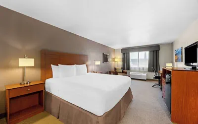 Photo 2 - Best Western Inn At The Rogue