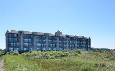 Photo 2 - Lighthouse Suites Inn