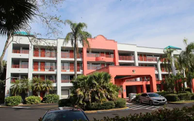 Photo 2 - Boca Suites Deerfield Beach, SureStay Collection by BW
