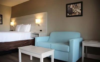 Photo 5 - Boca Suites Deerfield Beach, SureStay Collection by BW