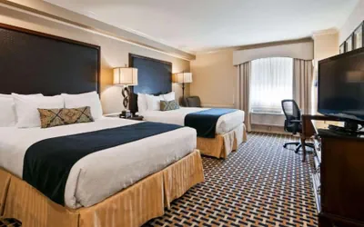 Photo 2 - Best Western Plus Puyallup Hotel