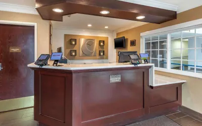 Photo 3 - Comfort Inn Santa Monica - West Los Angeles