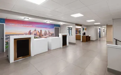 Photo 5 - La Quinta Inn & Suites by Wyndham Houston Stafford Sugarland