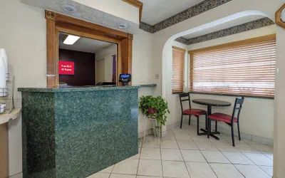 Photo 4 - Red Roof Inn Edgewood