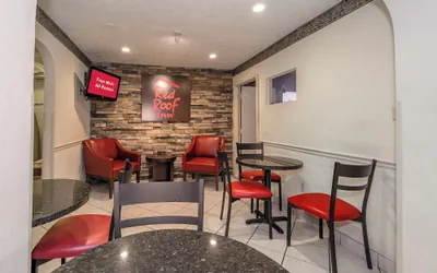 Photo 5 - Red Roof Inn Edgewood