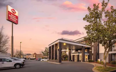 Best Western Plus Grand Manor Inn