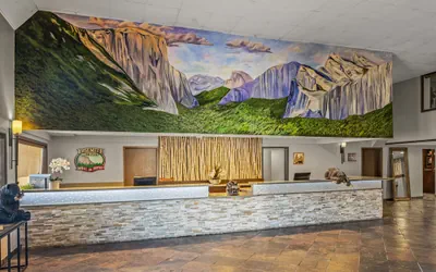 Photo 3 - Yosemite Southgate Hotel & Suites