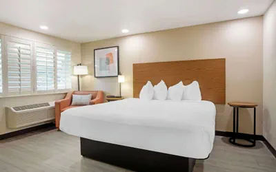 Photo 5 - Best Western Shadow Inn