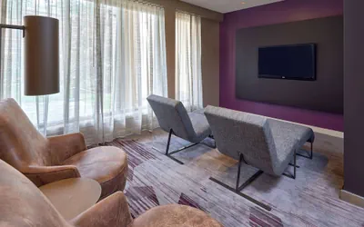 Photo 3 - Sonesta Select Miami Lakes