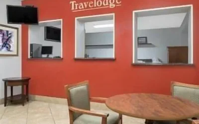 Photo 2 - Travelodge by Wyndham Klamath Falls