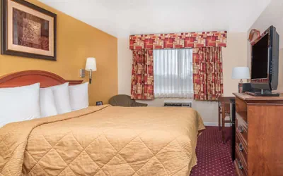 Photo 5 - Travelodge by Wyndham Klamath Falls