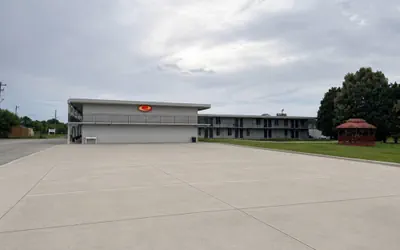 Econo Lodge Calhoun South