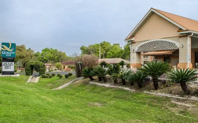Photo 2 - Quality Inn near Manatee Springs State Park
