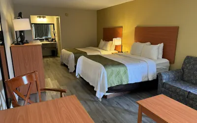 Photo 5 - Quality Inn near Manatee Springs State Park