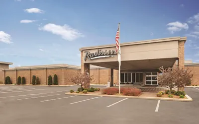 Photo 2 - Radisson Hotel and Conference Center Fond du Lac