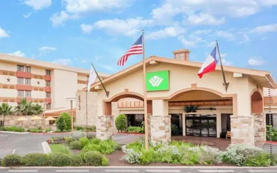 Photo 2 - Wyndham Garden Hotel Austin