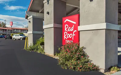 Photo 2 - Red Roof Inn Redding