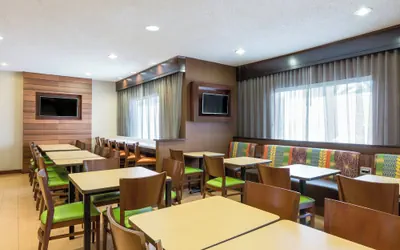 Photo 4 - Fairfield Inn & Suites by Marriott San Antonio Market Square