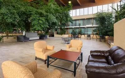 Photo 4 - Wyndham Garden Romulus Detroit Metro Airport