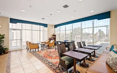 Photo 3 - Best Western Plus Royal Oak Hotel
