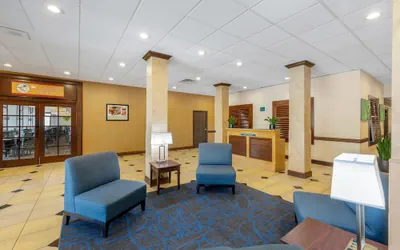 Photo 3 - Clarion Hotel Anaheim Resort