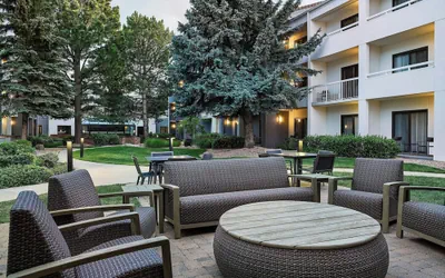 Photo 2 - Courtyard by Marriott Boulder