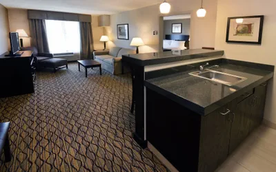 Photo 4 - Holiday Inn Express & Suites Milford by IHG
