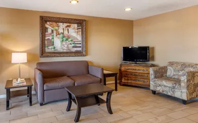 Photo 4 - Quality Inn Russellville I-40