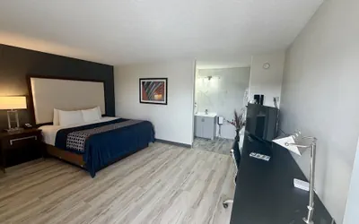 Photo 4 - Alamo Inn & Suites