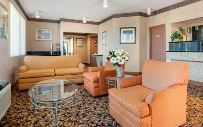 Photo 3 - Econo Lodge Inn & Suites Forest