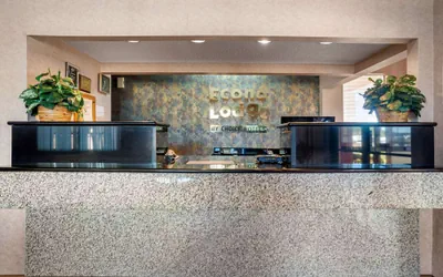 Photo 2 - Econo Lodge Inn & Suites Forest
