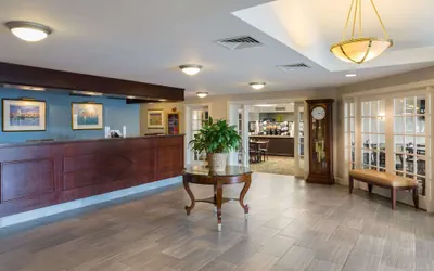 Photo 4 - Ramada by Wyndham Boston