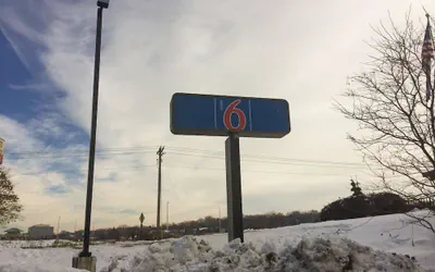 Photo 2 - Motel 6 Burnsville, MN