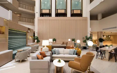 Photo 4 - Hilton Santa Monica Hotel & Suites