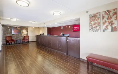 Photo 3 - Red Roof Inn Cincinnati - Sharonville