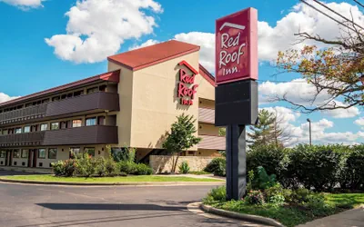Photo 2 - Red Roof Inn Cincinnati - Sharonville