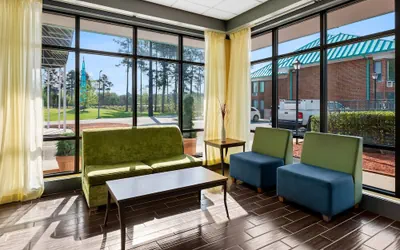 Photo 5 - Days Inn by Wyndham Petersburg/South Fort Lee