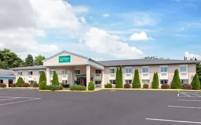 Photo 2 - Quality Inn Huron