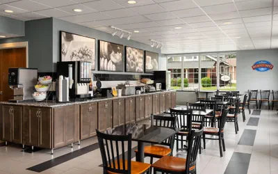 Photo 2 - Baymont by Wyndham Jefferson City