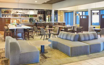 Photo 4 - Courtyard by Marriott Chicago Wood Dale