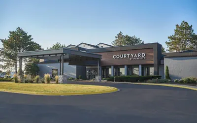 Photo 2 - Courtyard by Marriott Chicago Wood Dale