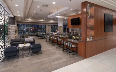 Photo 2 - DoubleTree by Hilton Madison East