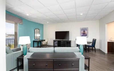 Photo 5 - Holiday Inn Charleston Riverview by IHG